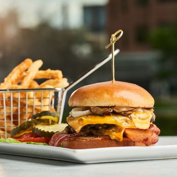 Kona Grill KG Cheeseburger and Chips Price
