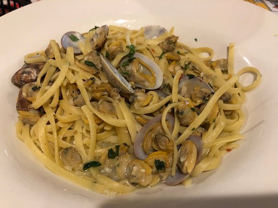 Linguini with White Clam Sauce