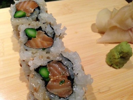 Salmon Avocado Cut Roll
