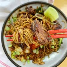 Pork & Crab Mee Goreng
