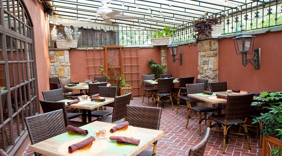 Harry’s Savoy Grill and Ballroom