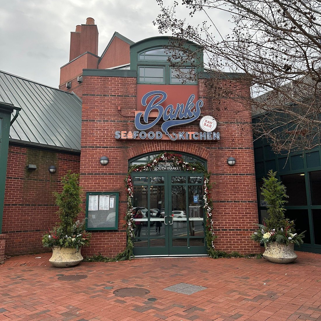 Banks’ Seafood Kitchen and Raw Bar