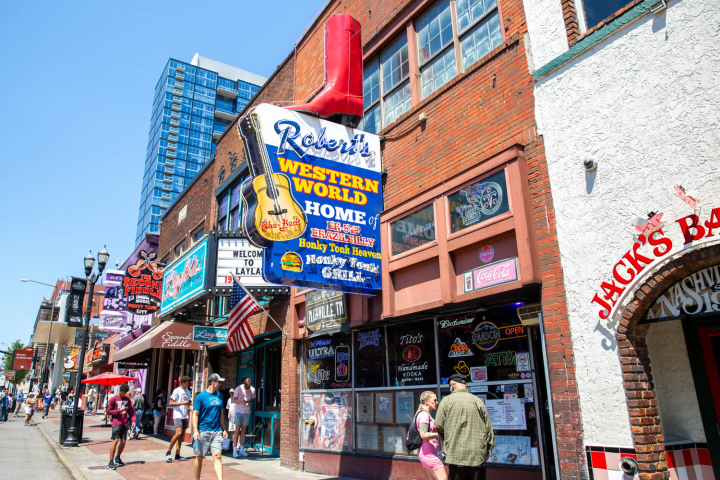 Robert's Western World