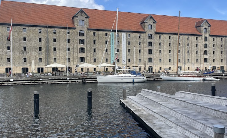 Broens Gadekøkken (The Bridge Street Kitchen)