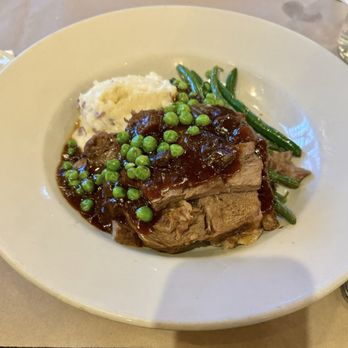 The Common Man signature dishes Roast Prime Rib, Country Meatloaf, Three Cheese Baked Macaroni and Cheese