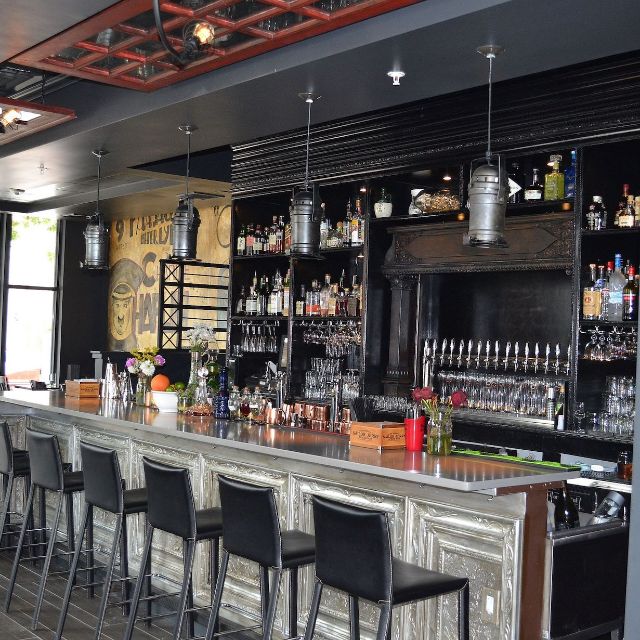 Chaplin's Restaurant & Bar