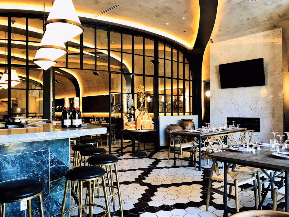 Delucca Gaucho Pizza & Wine