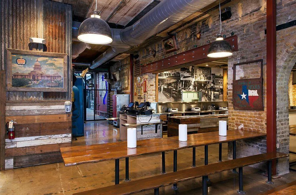 Cooper's Old Time Pit Bar-B-Que
