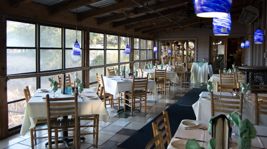Joe’s Bar and Grill