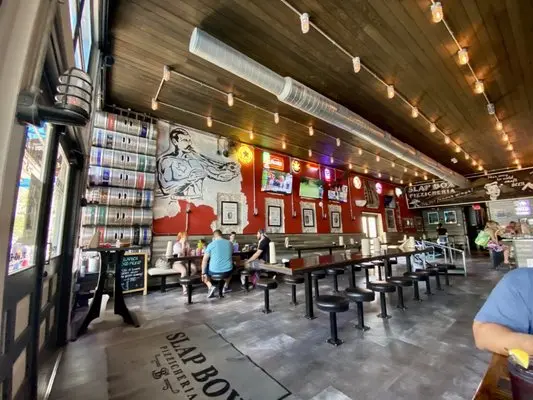 600 Degrees Pizzeria & Drafthouse