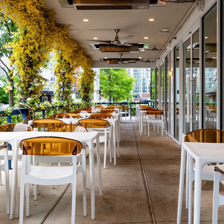 Luogo Restaurant