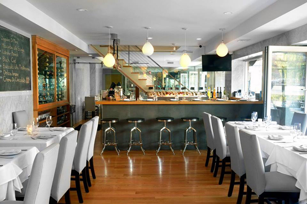 Mare Oyster Bar