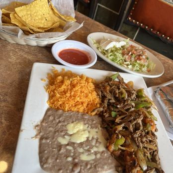 Los Potrillos Mexican Restaurant Bar and Grill signature dishes FajitasPollo con ChorizoMargaritas