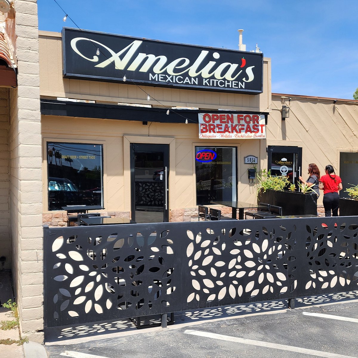 Amelia's Mexican Kitchen - 5851 N Oracle Rd