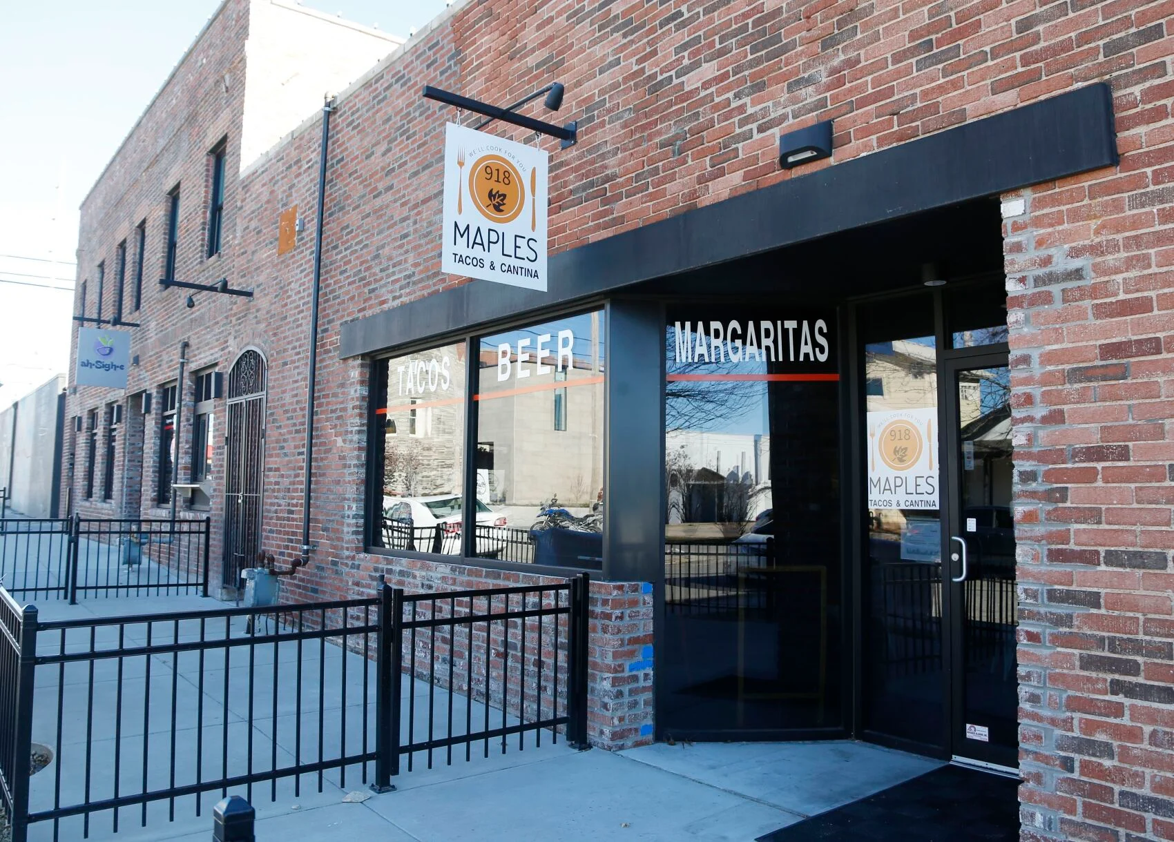 918 Maples Tacos & Cantina