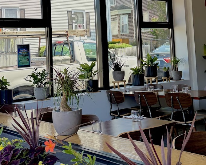 Chomp Kitchen & Drinks
