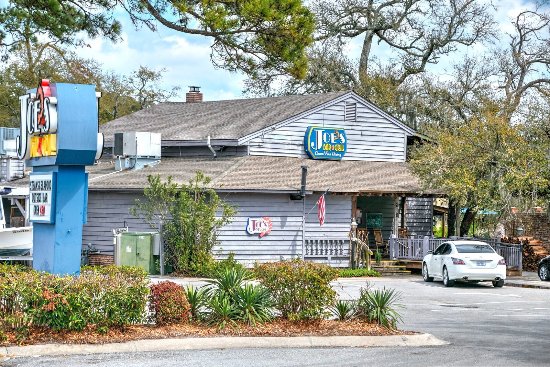 Joe's Bar & Grill