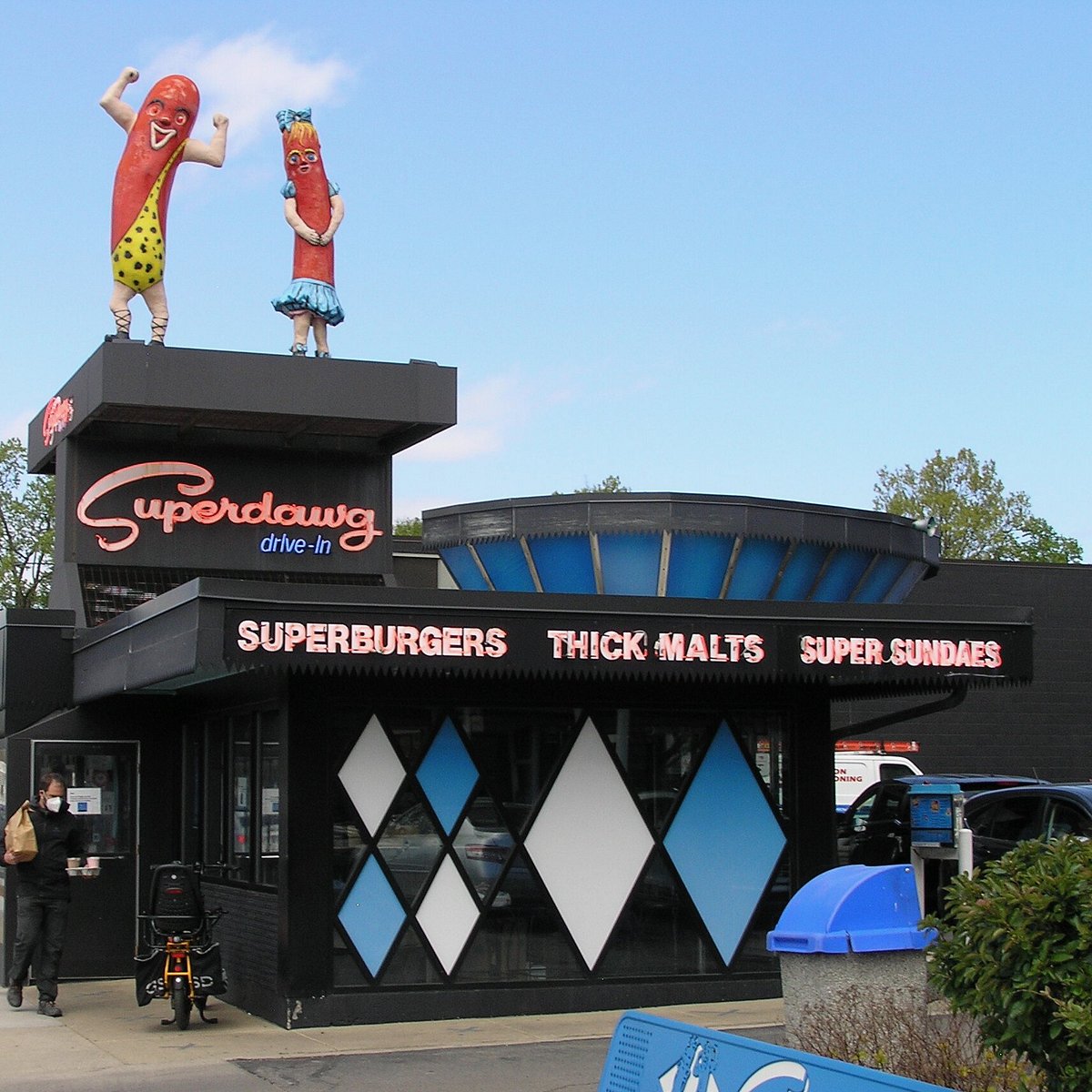 Superdawg Drive In