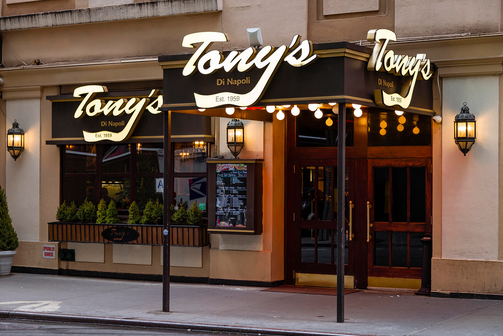 Tony's Di Napoli