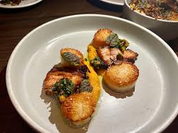 Sinema signature dishes Scallops
Short Rib
Sinema Burger