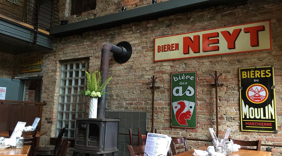 Hopleaf Bar