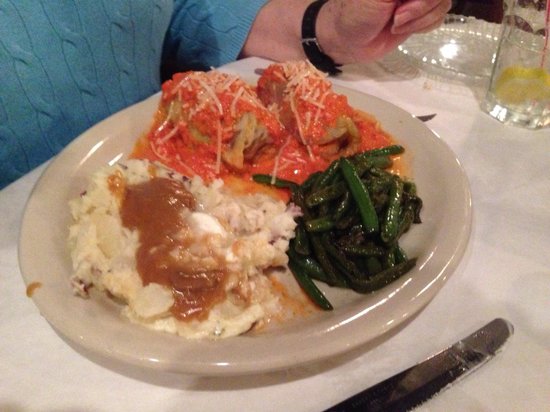 Steinhaus Keller signature dishes Cabbage Roll
Jager Schnitzel
Sauerkraut Kuchen