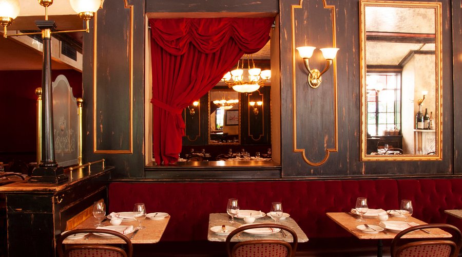 Petit Louis Bistro
