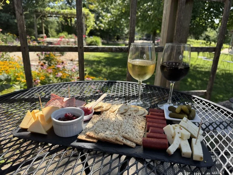 Fireside Winery signature dishes Artisan Charcuterie Board
Margherita Flatbread
Spinach Artichoke Dip