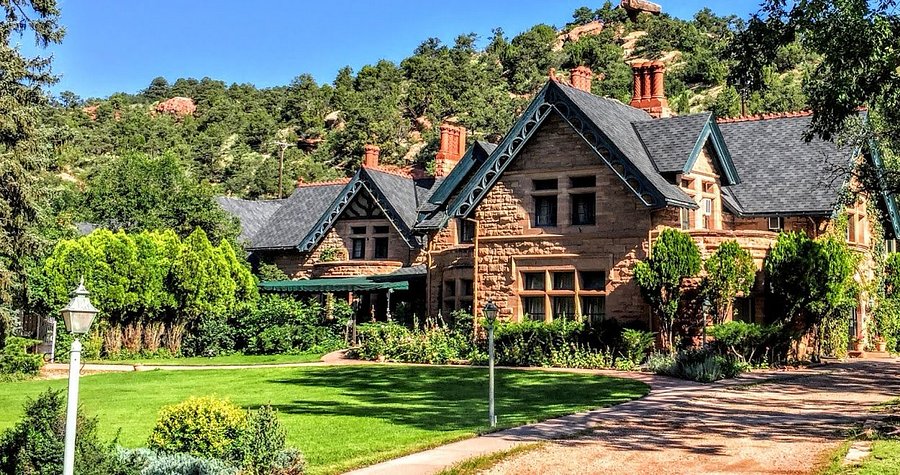 Briarhurst Manor