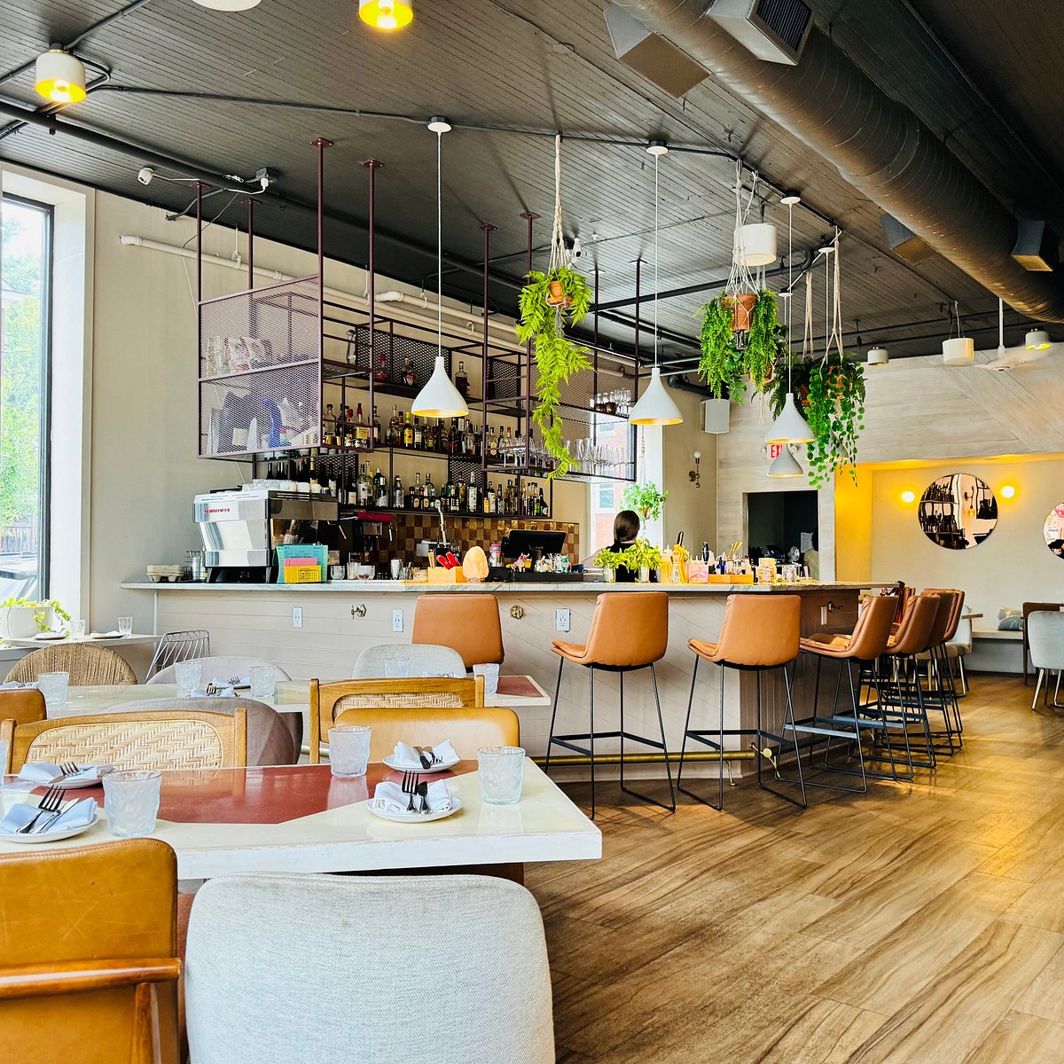 Naive Kitchen + Bar