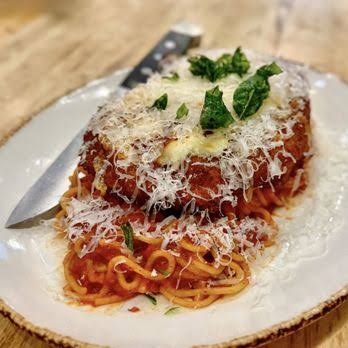 264 Fresco signature dishes Chicken Parmigiana
Cioppino
Charcuterie Board