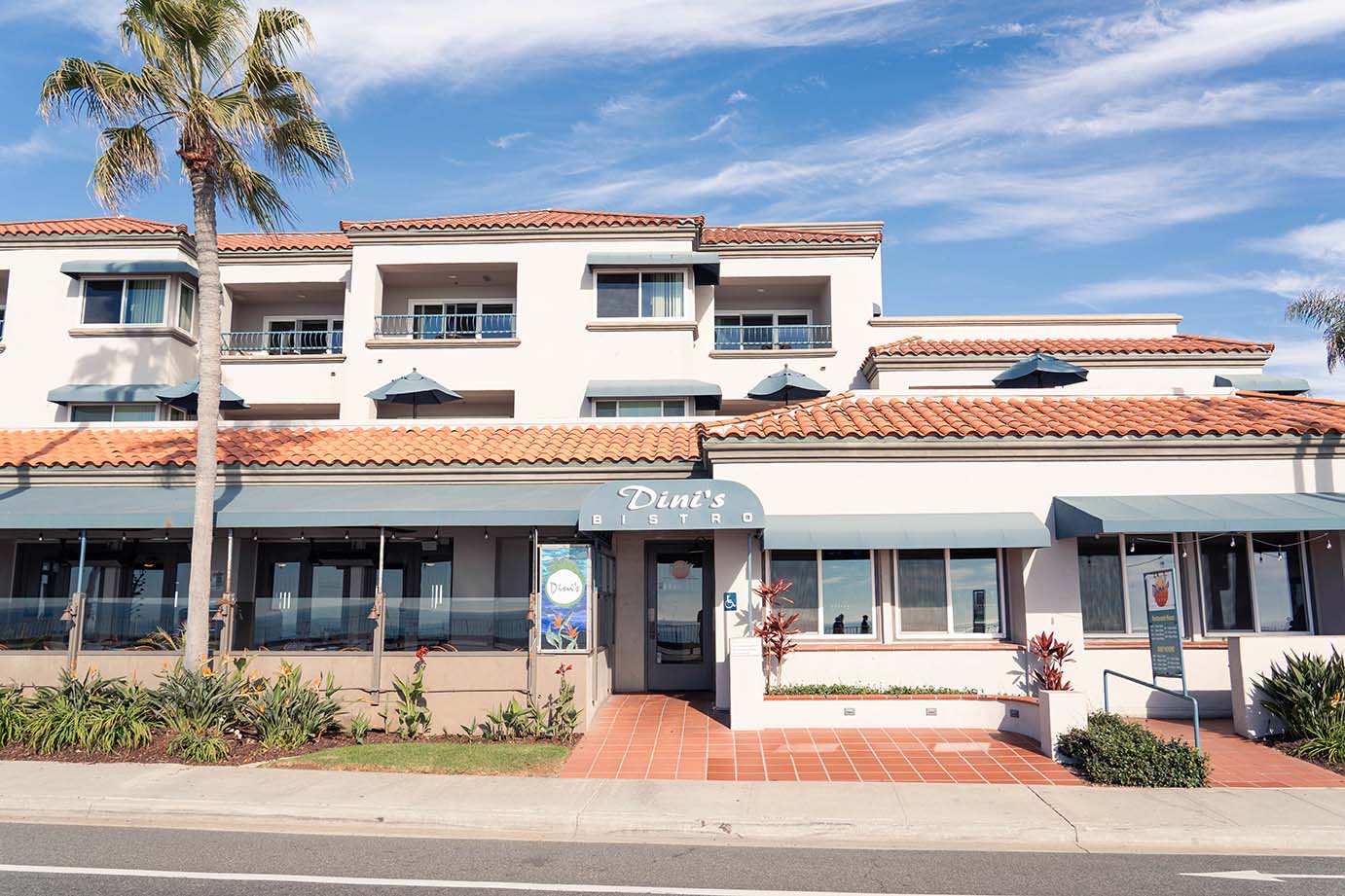 Dini’s By The Sea