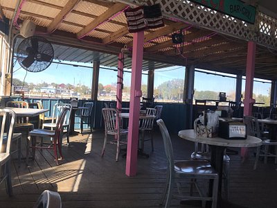 Big Deck Bar & Grill