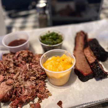 Dem 2 Brothers and A Grill signature dishes Pulled Pork
Brisket
Chicken Breast