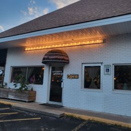 Leverett Lounge
