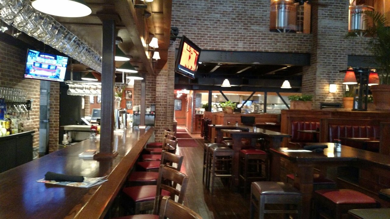 Seven Bridges Grille & Brewery
